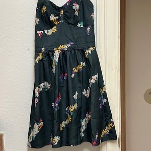 Strappy dress Grey with flowers; Yellow, Purple, Pink. corrugated stretch.